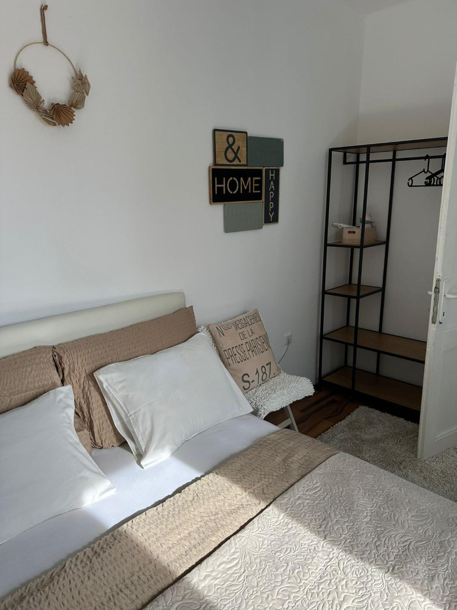 Old Town Lucky Star Apartments สปลิท ภายนอก รูปภาพ